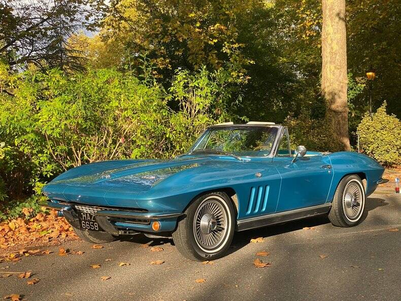 Bild 7/50 von Chevrolet Corvette Sting Ray Convertible (1966)