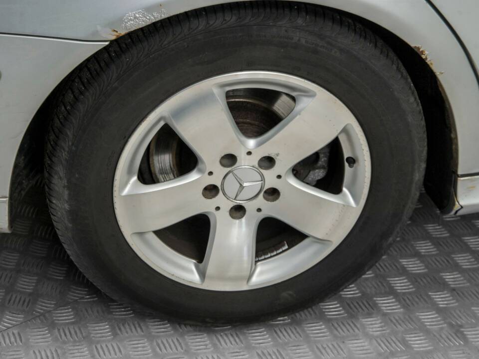 Bild 34/50 von Mercedes-Benz E 200 Kompressor T (2003)