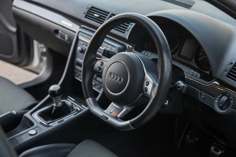 Image 2/50 of Audi RS4 Avant (2006)
