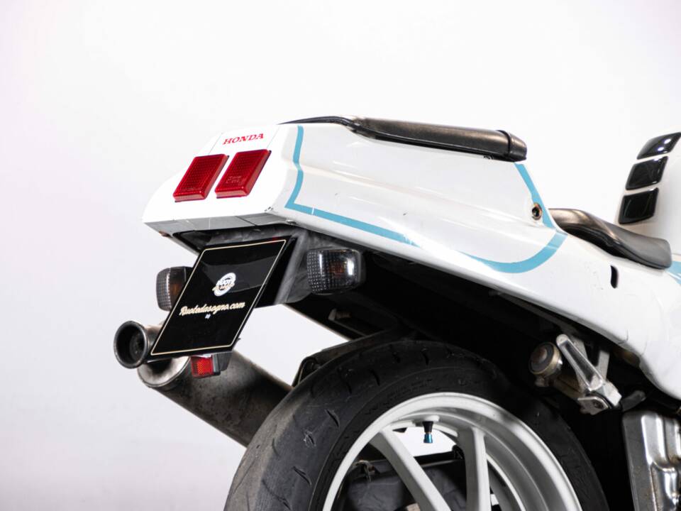 Immagine 10/45 di Honda VFR 400 R (1992)