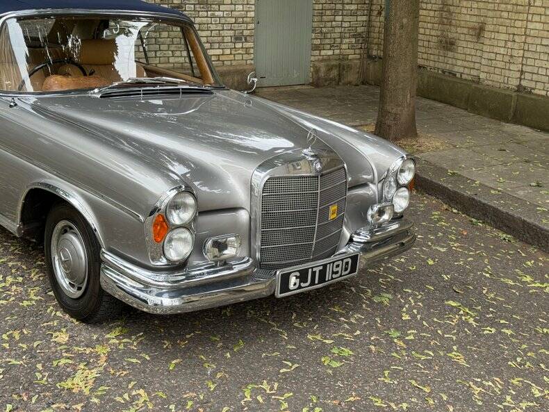 Bild 26/50 von Mercedes-Benz 220 SE b (1966)