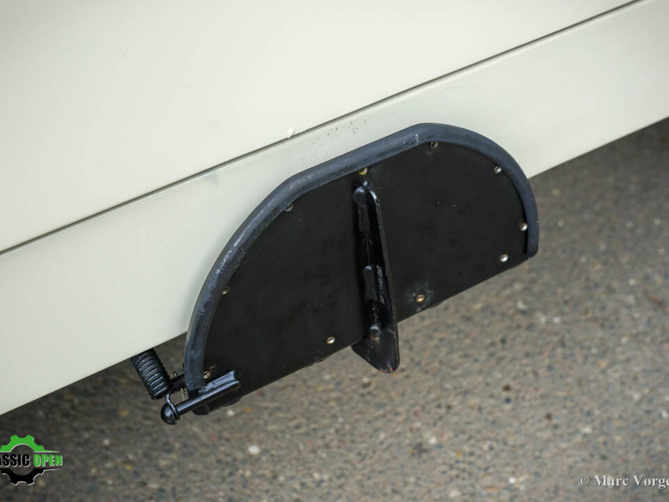 Image 39/55 of Land Rover 88 (1958)