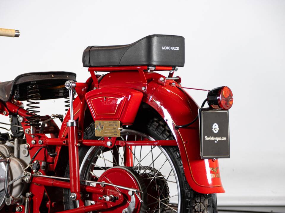 Immagine 29/50 di Moto Guzzi Astore (1952)
