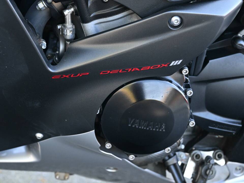 Bild 33/49 von Yamaha YZF-R1 (2002)