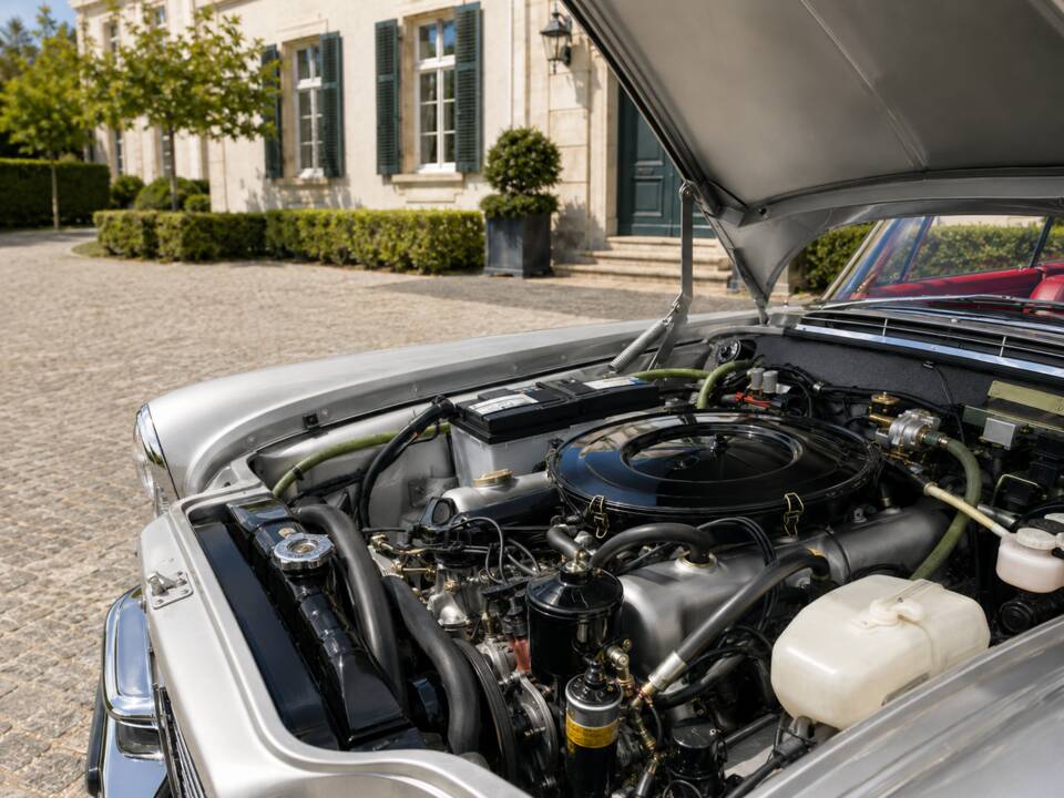 Bild 11/19 von Mercedes-Benz 280 SE 3,5 (1970)