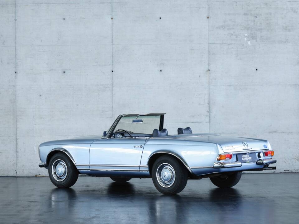 Immagine 2/40 di Mercedes-Benz 230 SL (1966)