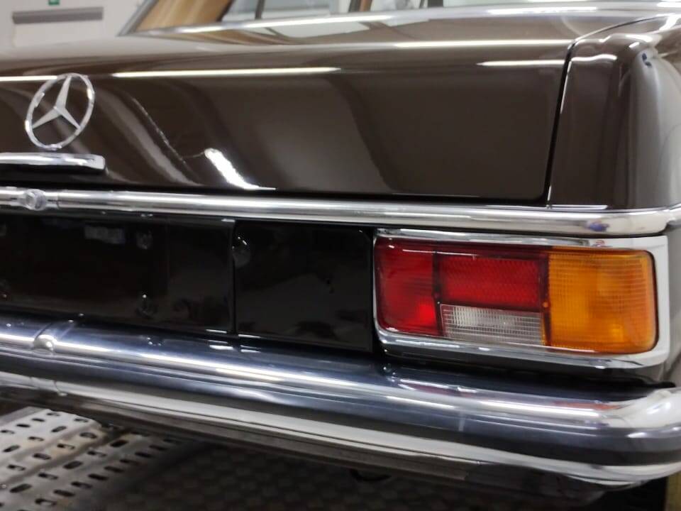 Bild 17/25 von Mercedes-Benz 200 (1969)