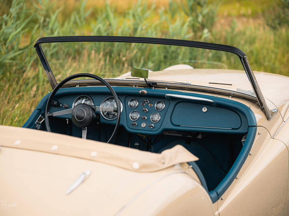 Image 8/14 of Triumph TR 3 (1956)
