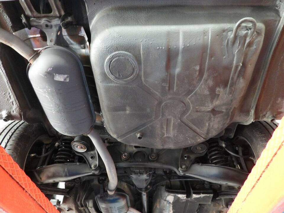 Image 12/14 of Mercedes-Benz 200 (1987)