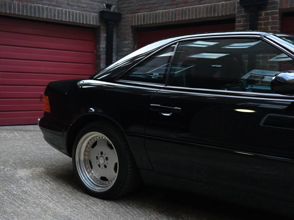 Image 2/100 of Mercedes-Benz SL 600 (1998)