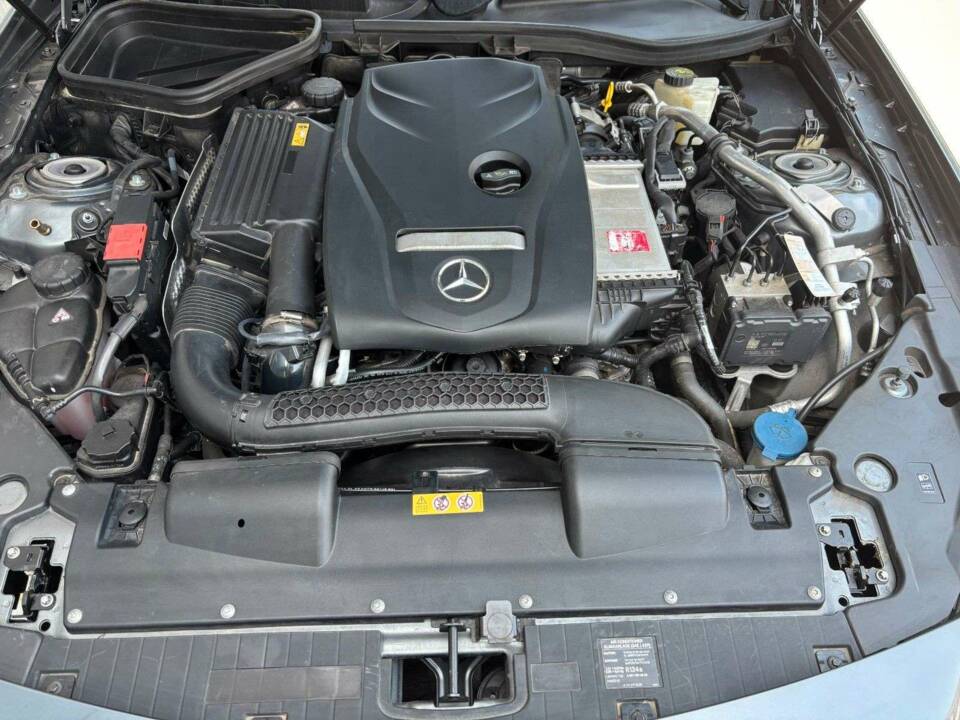 Image 16/20 de Mercedes-Benz SLC 300 (2016)