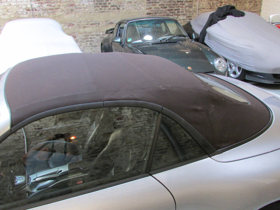 Image 16/21 of Porsche 911 Carrera 4 GTS (2012)