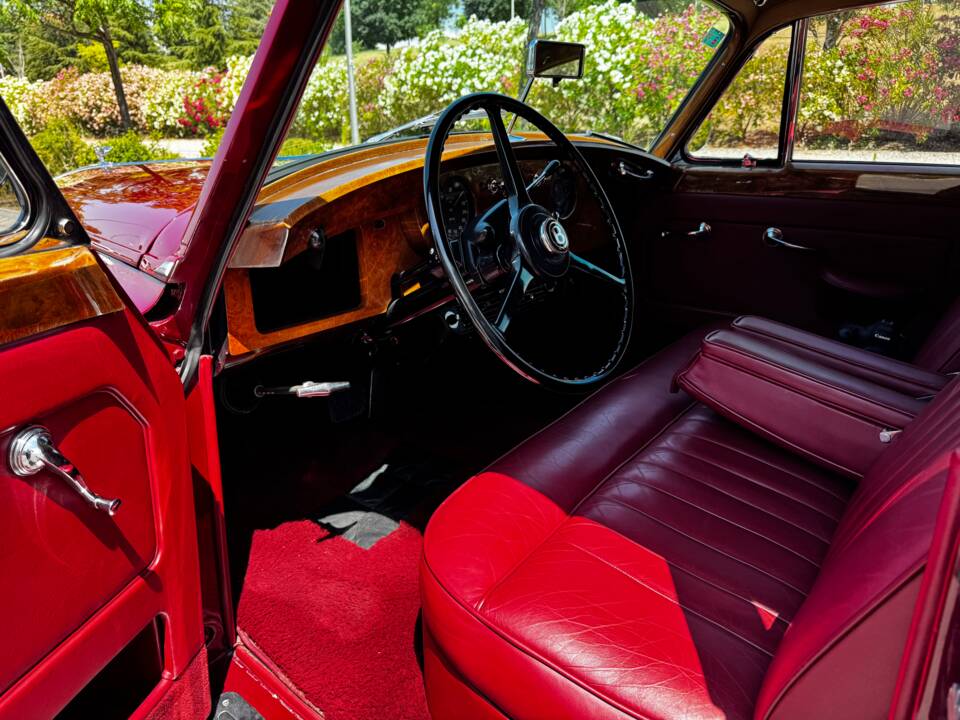 Image 75/81 of Bentley S 1 (1959)
