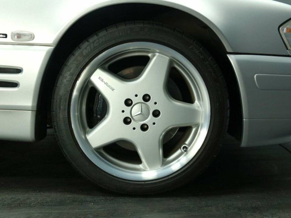 Image 47/49 of Mercedes-Benz SL 500 (2001)