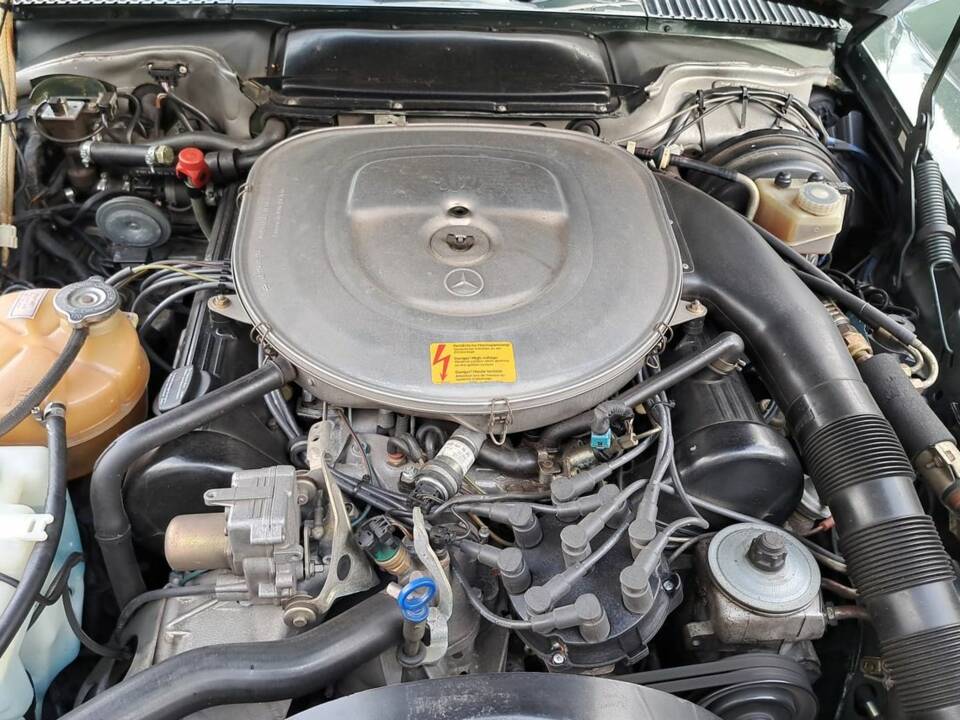 Image 7/14 of Mercedes-Benz 560 SL (1988)