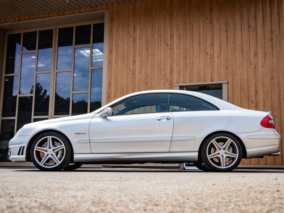 Image 3/50 of Mercedes-Benz CLK 63 AMG (2007)