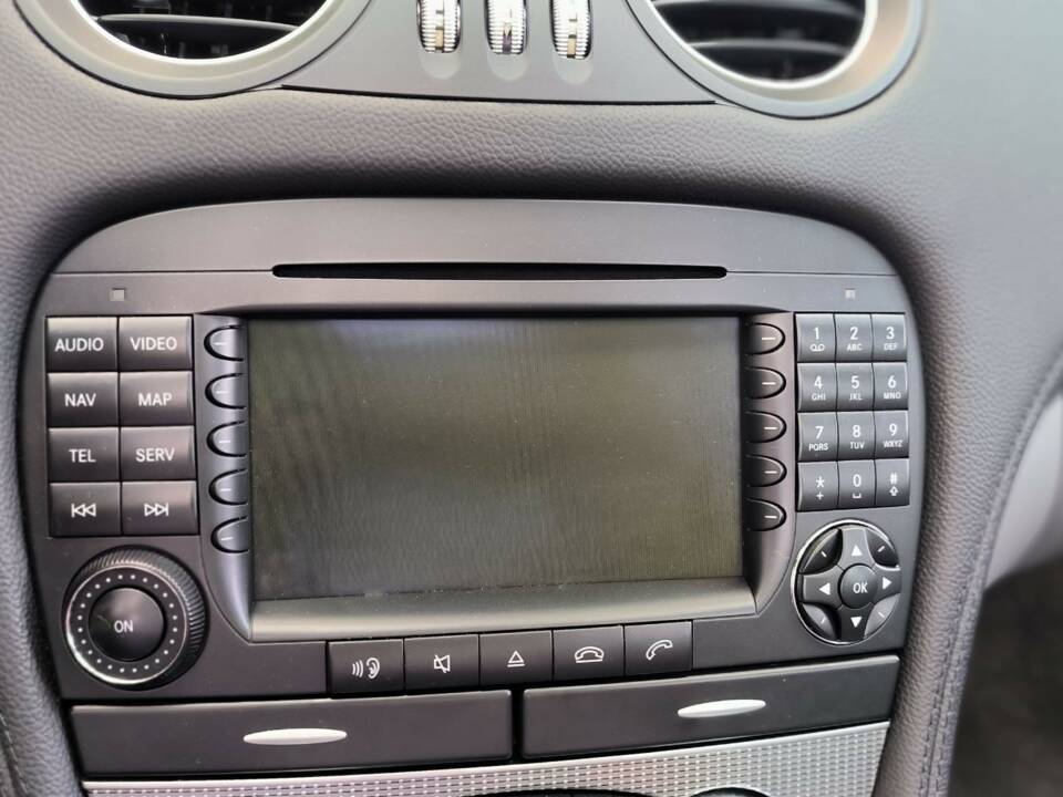 Imagen 12/58 de Mercedes-Benz SL 350 (2005)