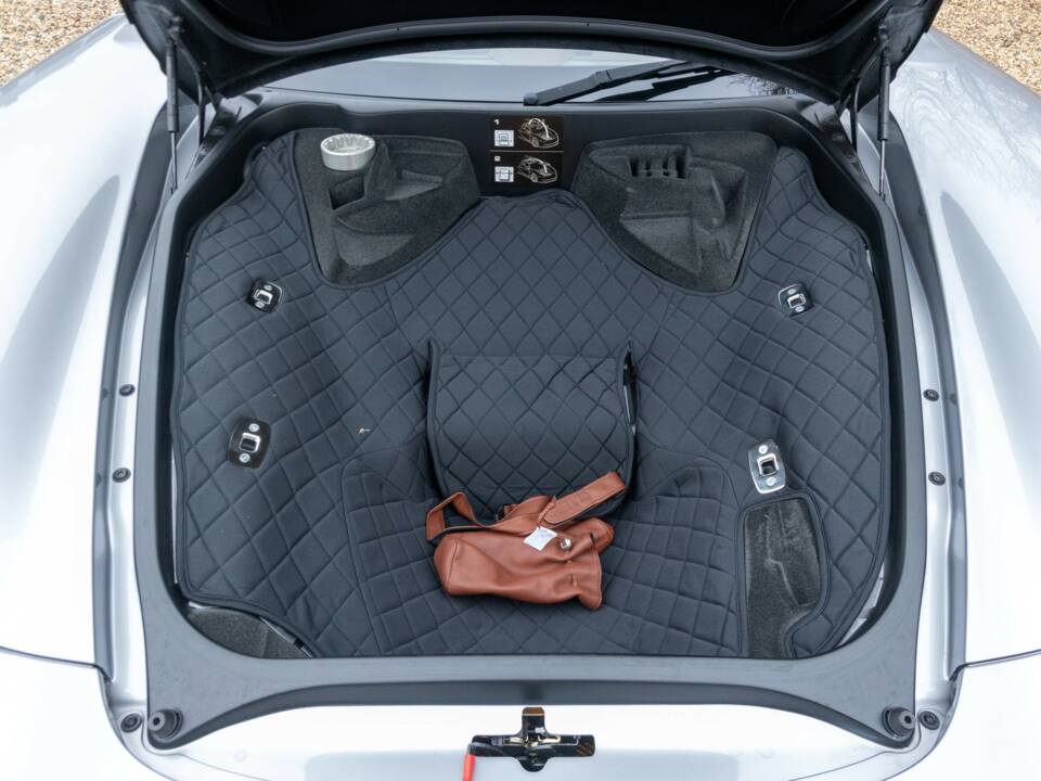 Image 39/50 de Porsche Carrera GT (2005)