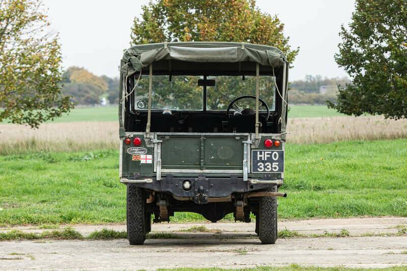Image 7/40 of Land Rover 107 (1954)