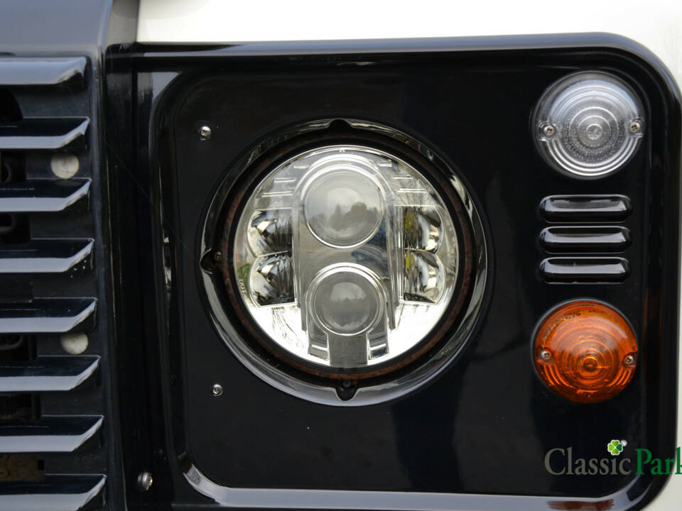 Image 42/50 of Land Rover Defender 90 TD4 (2008)