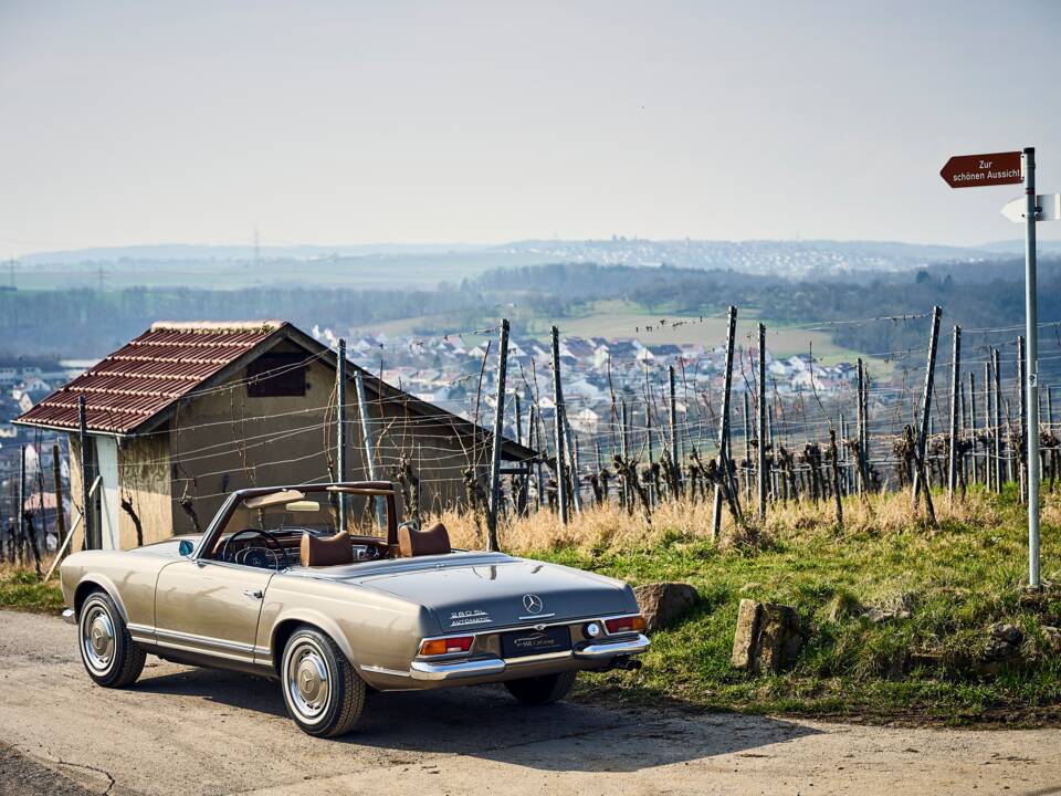 Image 25/31 of Mercedes-Benz 280 SL (1969)