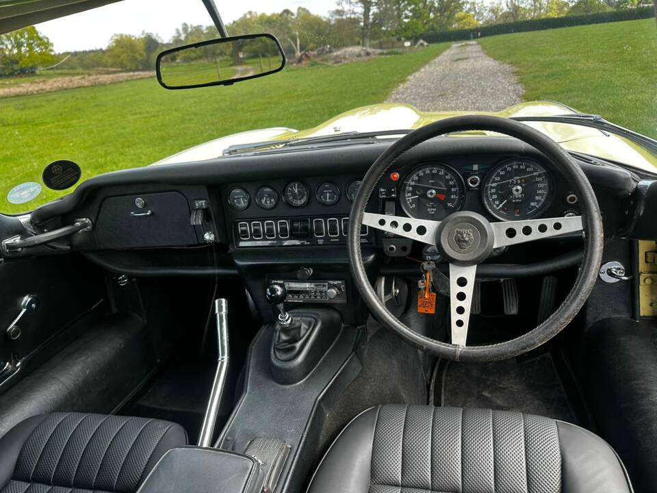 Imagen 20/39 de Jaguar E-Type V12 (2+2) (1972)