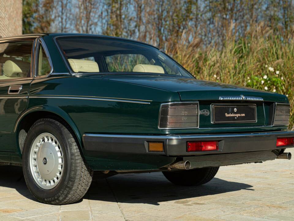 Afbeelding 25/50 van Daimler XJ 6 4.0 (1991)