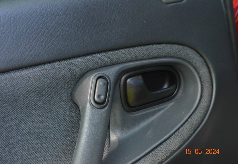 Image 13/38 of Mazda 626 2.0i (1994)