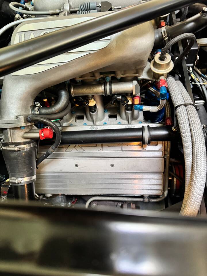 Imagen 30/47 de Jaguar XJ 220 (1993)