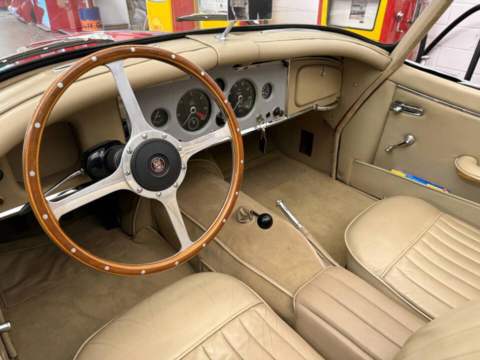 Image 9/17 of Jaguar XK 150 SE DHC (1958)