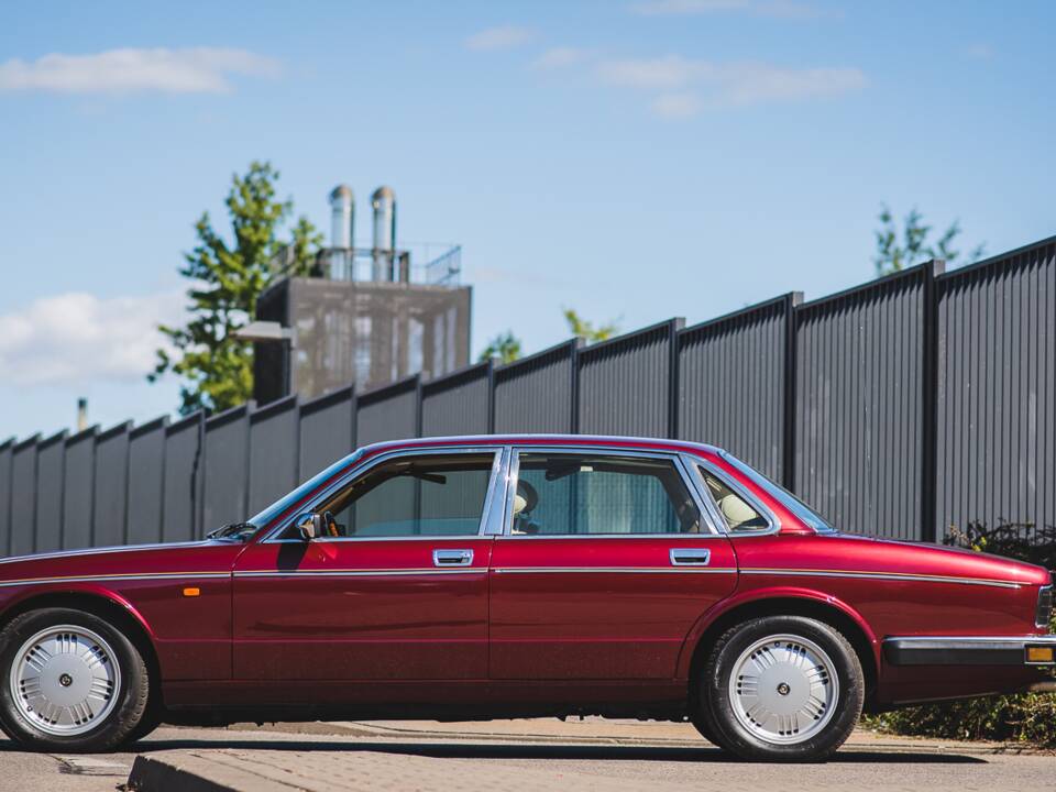 Bild 20/35 von Daimler Double Six (1993)