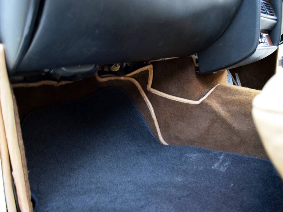 Image 44/50 of Rolls-Royce Silver Shadow II (1979)