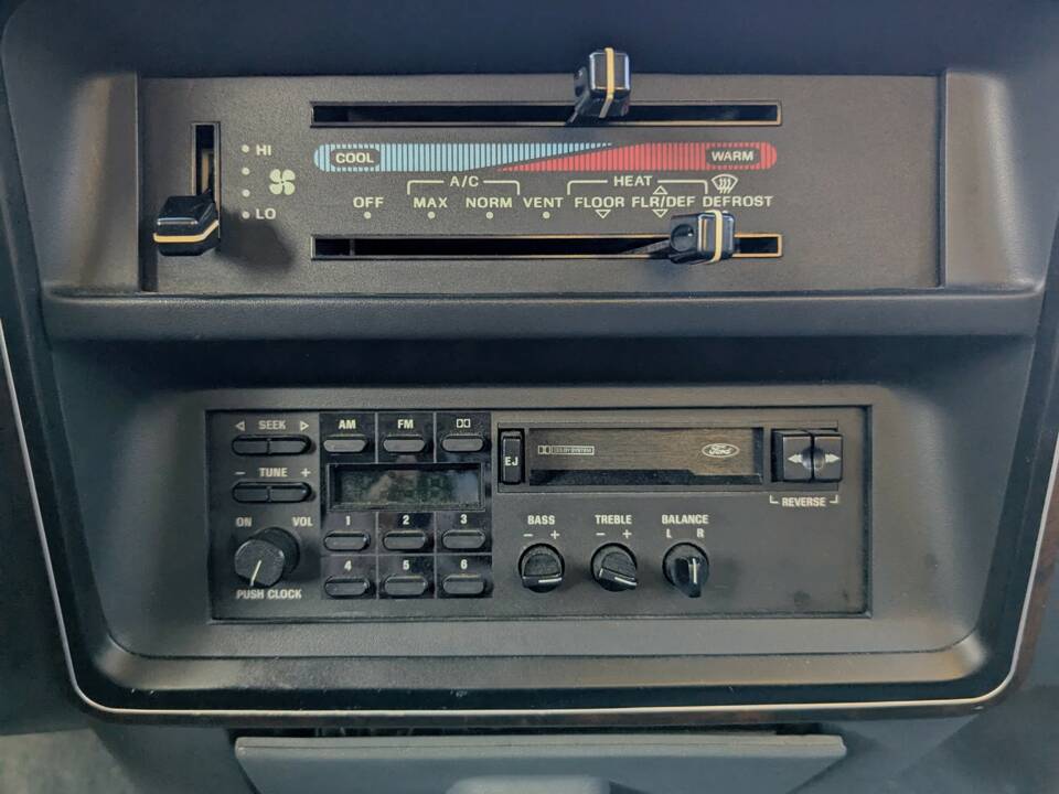 Image 36/65 of Ford F-150 (1991)