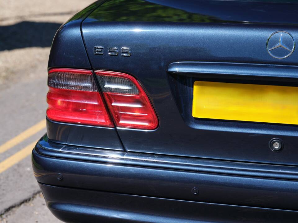 Immagine 49/50 di Mercedes-Benz E 55 AMG (1999)