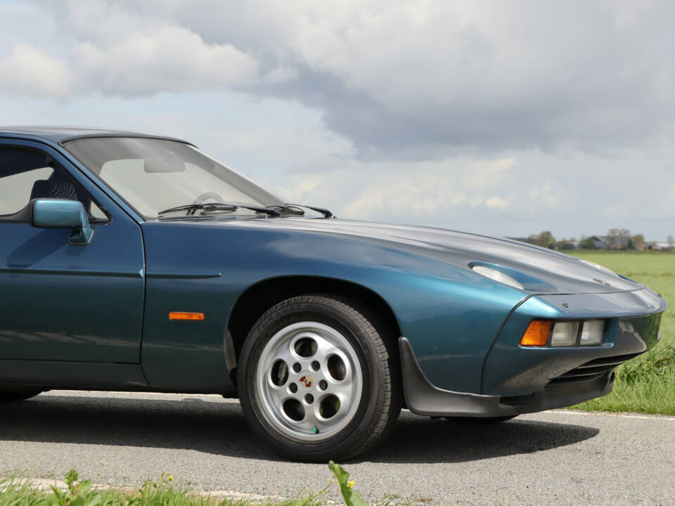 Bild 41/48 von Porsche 928 (1978)