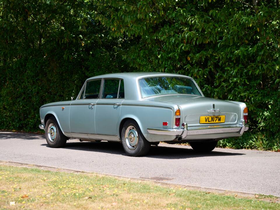 Image 9/46 of Rolls-Royce Silver Shadow I (1974)