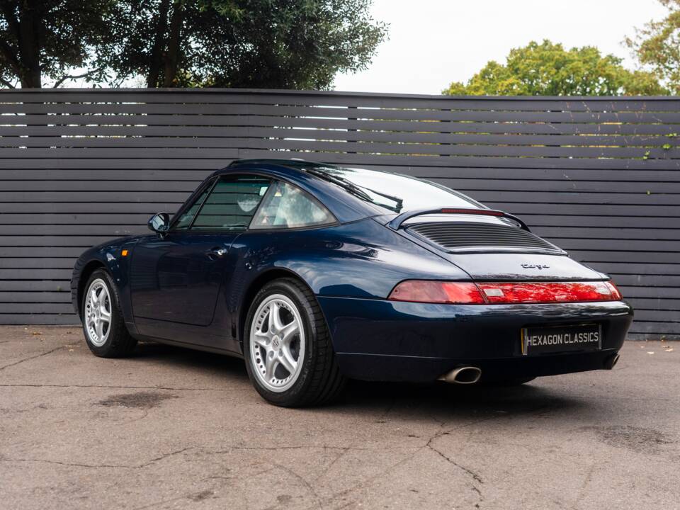 Image 2/68 of Porsche 911 Carrera (1997)