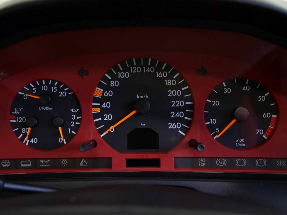 Imagen 25/41 de Mercedes-Benz SL 500 (1997)