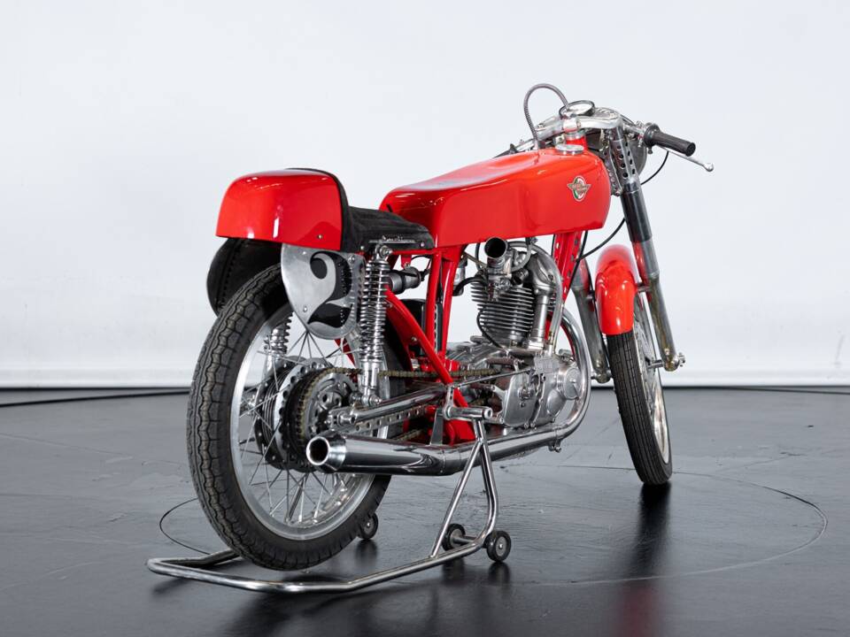 Image 3/34 de Ducati 125 Sport (1957)