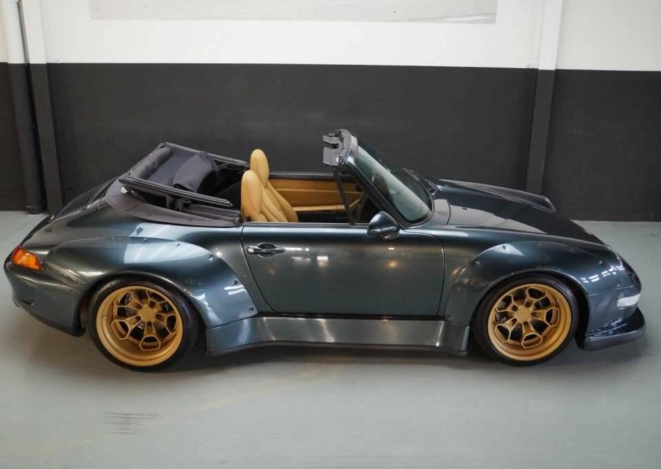 Image 29/50 of Porsche 911 Carrera RWB (1995)