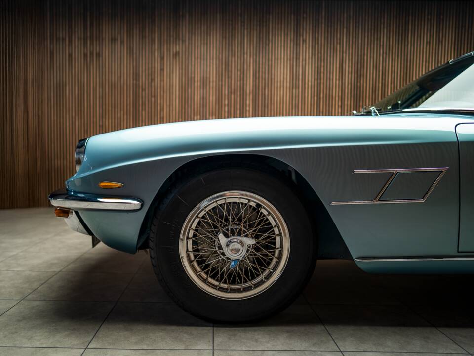 Image 18/97 of Maserati Mistral 3700 (1965)