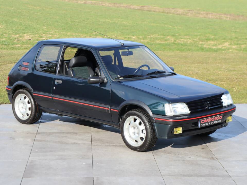 Bild 1/50 von Peugeot 205 GTi 1.9 (1991)