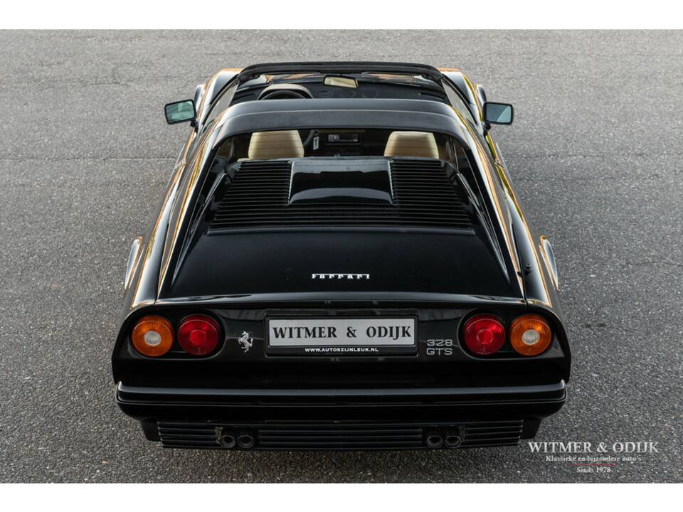 Afbeelding 19/32 van Ferrari 328 GTS (1989)