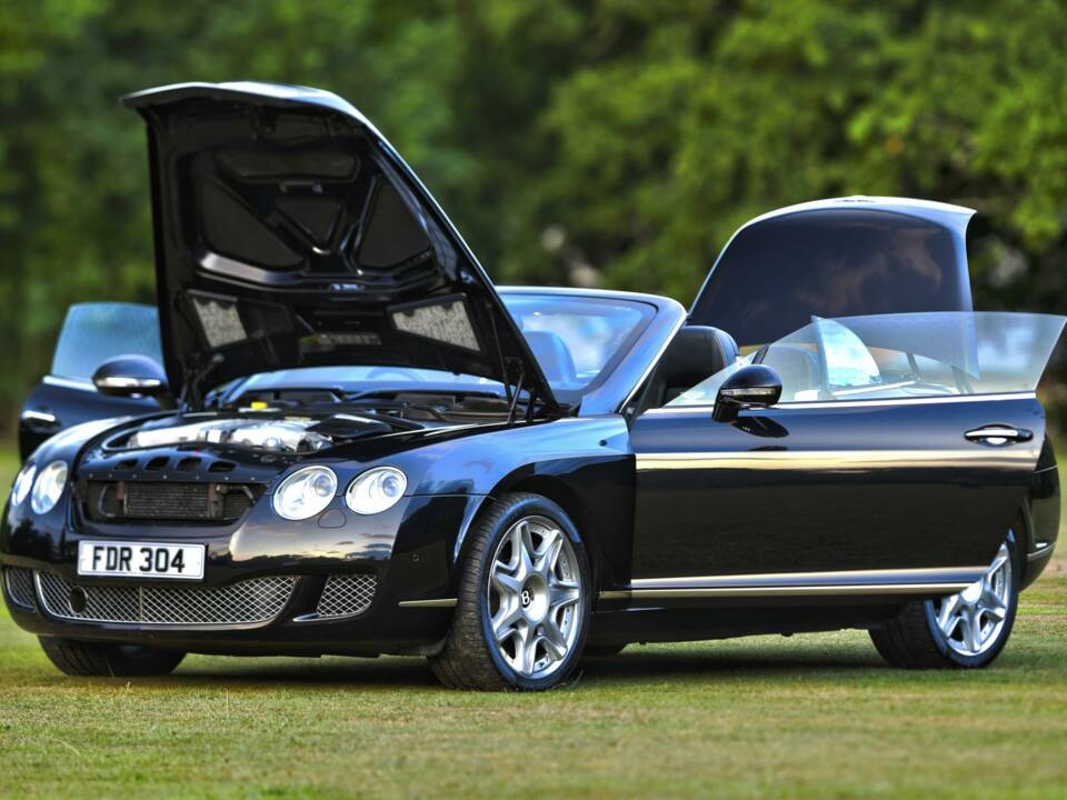 Bild 23/50 von Bentley Continental GTC W12 (2011)