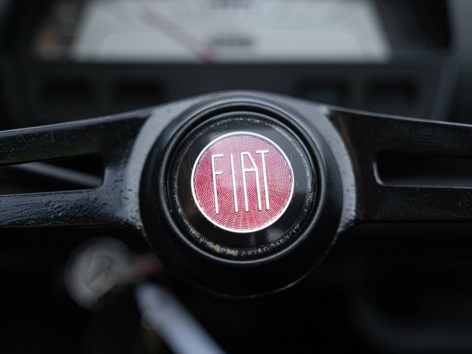 Image 38/47 of FIAT 500 L (1971)