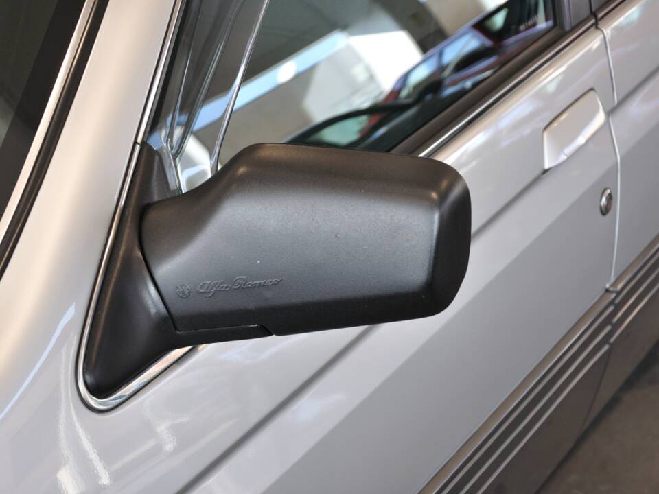Bild 8/41 von Alfa Romeo 164 2.0 (1990)