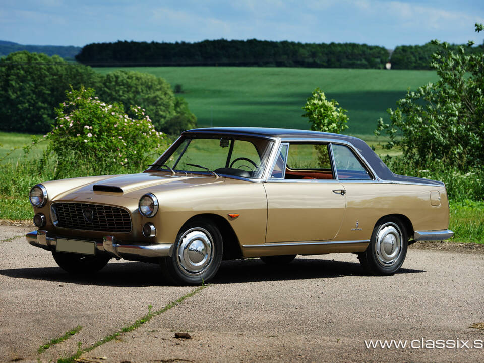 Bild 17/27 von Lancia Flaminia Coupe Pininfarina 3B (1963)