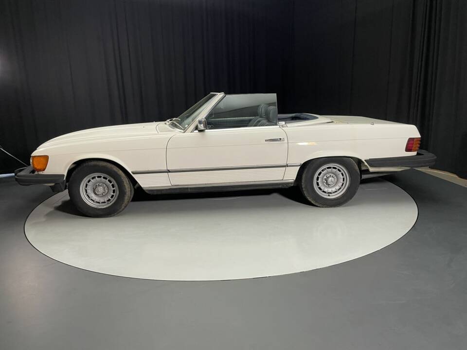 Image 6/8 of Mercedes-Benz 380 SL (1983)