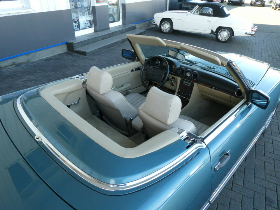 Bild 13/30 von Mercedes-Benz 560 SL (1986)