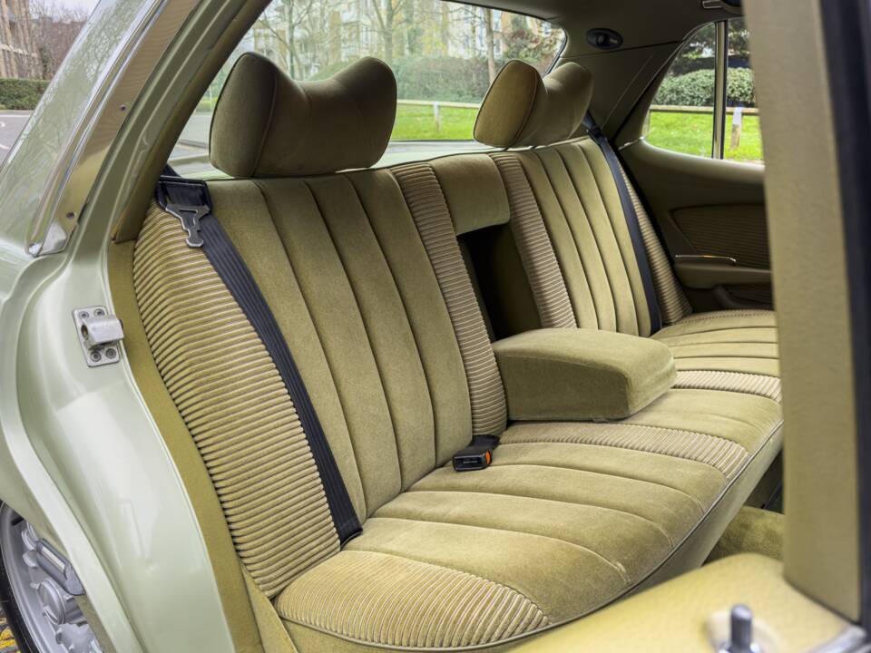 Image 23/26 of Mercedes-Benz 450 SEL 6,9 (1979)